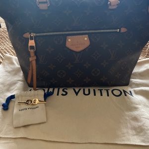 Louis Vuitton Monogram Canvas Iena PM